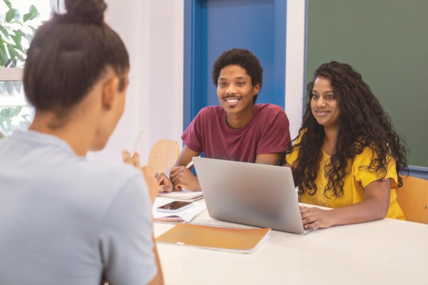 Moderne Analyse digitaler Finanztrends